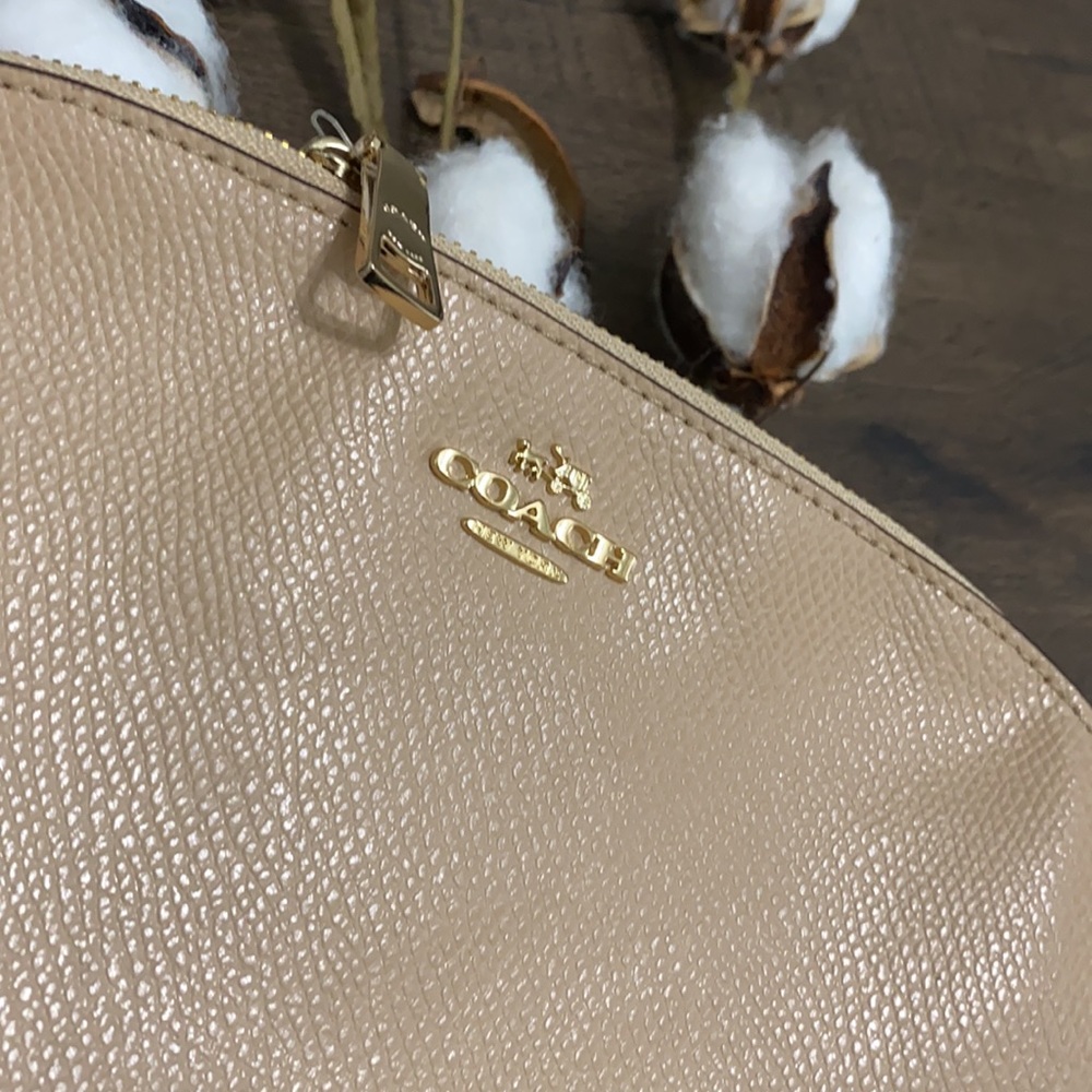 💯 Authentic Coach Cosmetic Case - Nude
